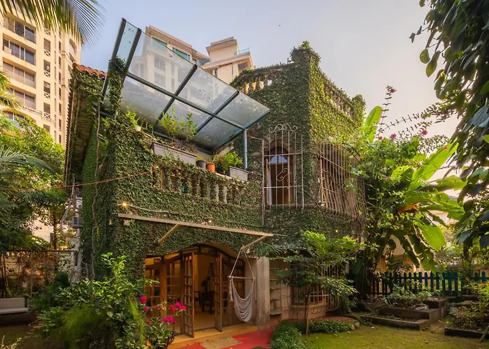 Saffronstays Birdsong - 3Br Pet-Friendly With Lawns, Treetop Terraces, Gazebo Dining & Tennis Court