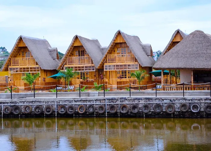 Beach hotel: Pelican Lodge & Marina