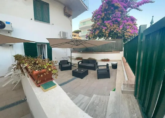 Albergo centrale: Riviera Albachiara Anzio B&B