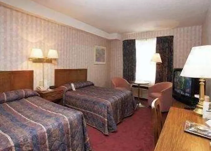Travelodge By Wyndham Lundys Lane