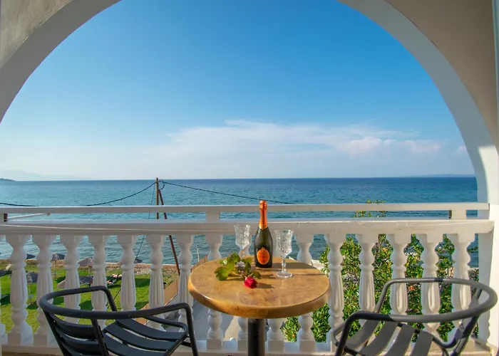 Hotel con vista: Agoulos Beach Hotel