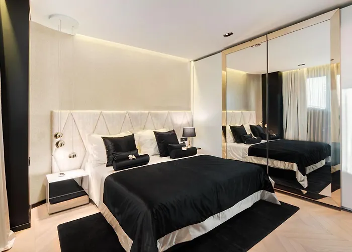 Trip to College Posh Residence Luxury Suites