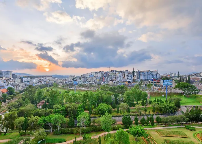 Resort: Khach San Park Hotel Dalat