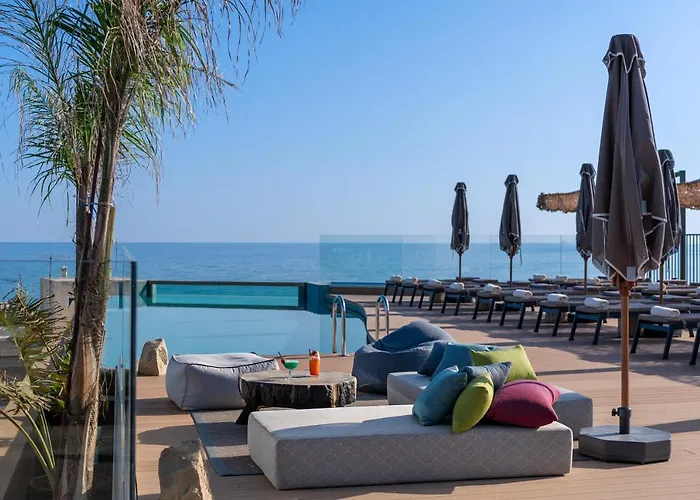  Minos Ambassador Suites & Spa - Adults Only