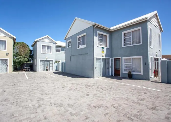 Guest house: Dolphin Dance Lodge