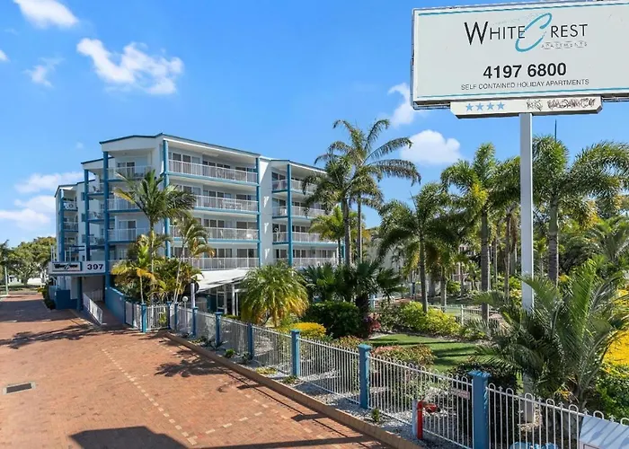 Hotel with Tennis: White Crest Apartments