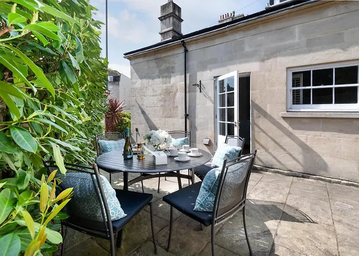 Bath Circle Camden Lodge House