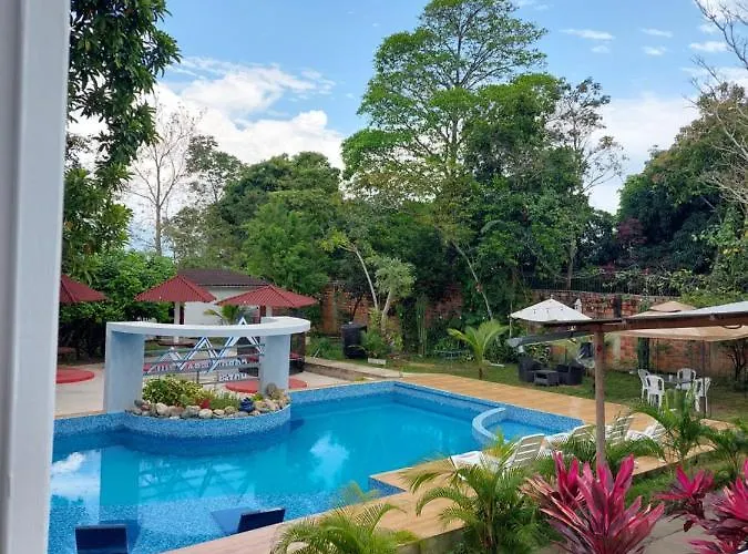 Hostal Cordillera Azul