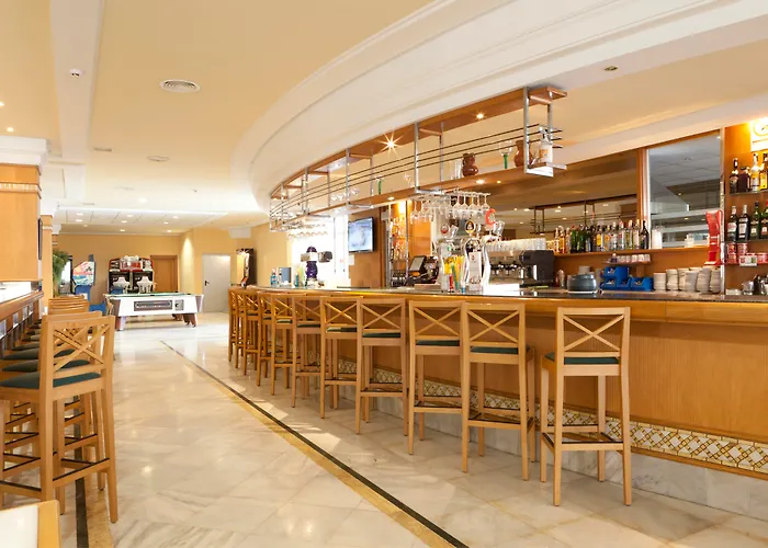 Central hotel: Hotel Samos (Adults Only)