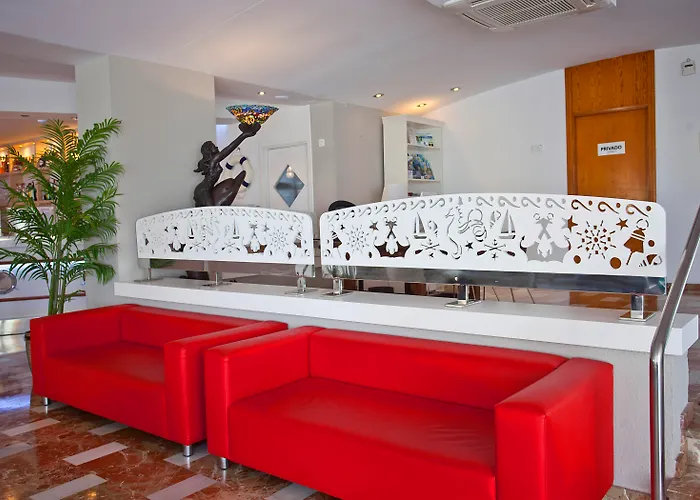 Hotel near College: Apartamentos Vistasol