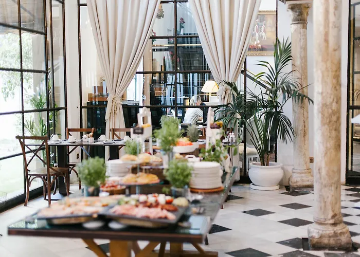 Resort: Los Seises Sevilla, A Tribute Portfolio Hotel