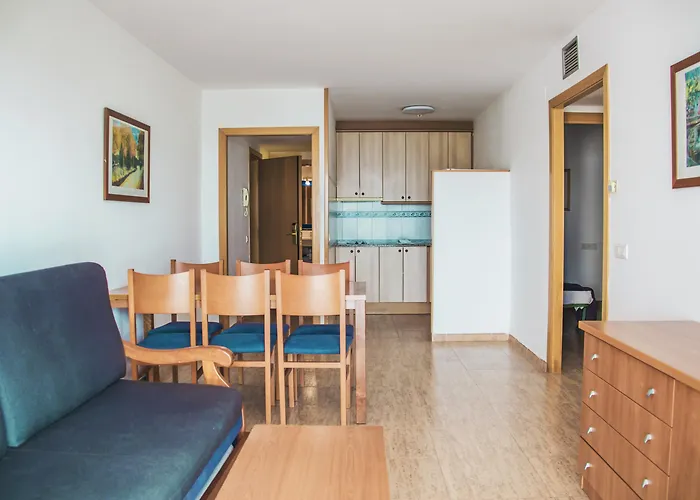 Pet Friendly hotel: Pins Platja Apartments