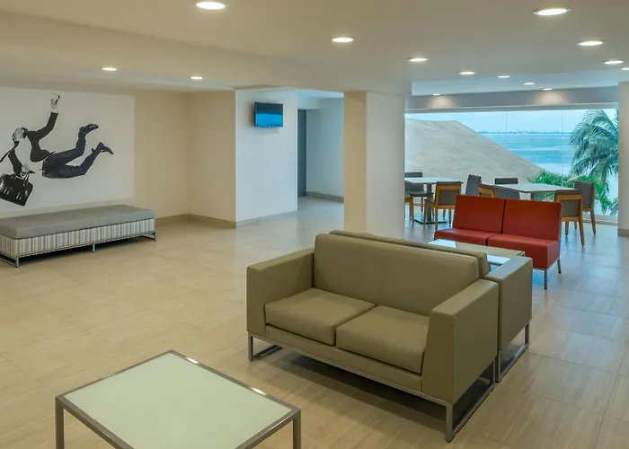 Hotel con piscina: Real Inn Cancun