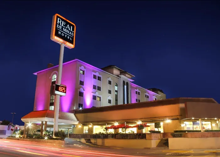 Resort: Imperio De Angeles Executive Leon Poliforum