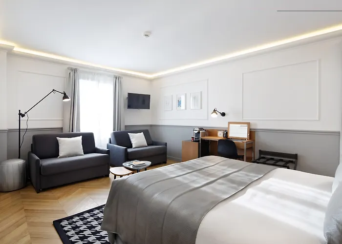 Luxury hotel only: Hotel Petit Lafayette