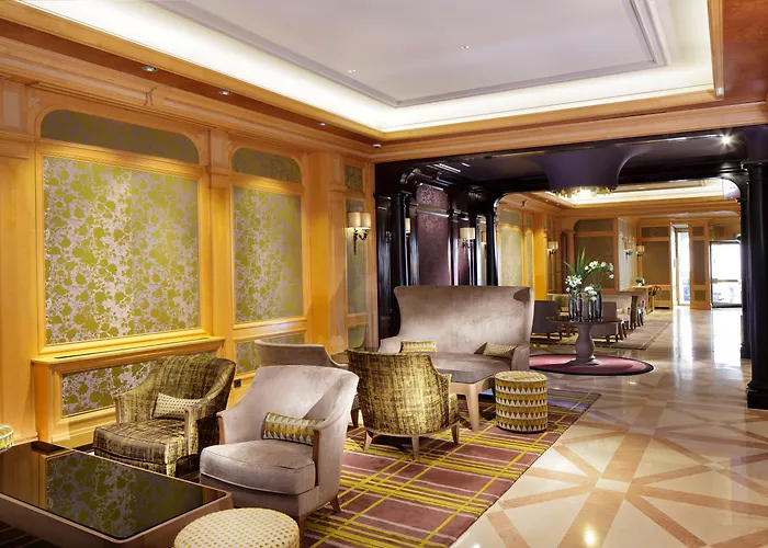 4 star hotel: Rochester Champs Elysees