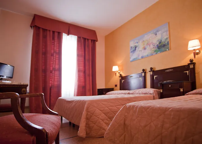 Hotel Jacuzzi: Hotel La Pace