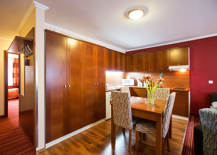 Hotel with Tennis: City Home Budapest