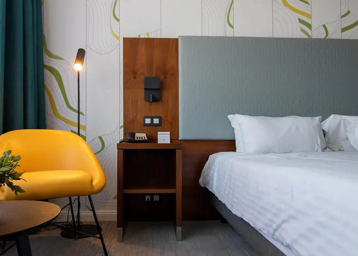 Maek Central - Handwritten Collection By Accor