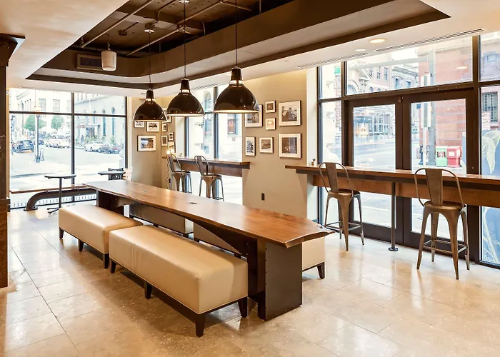 Hotel near College: Hotel Rl Baltimore Inner Harbor