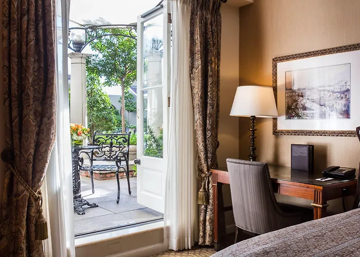 Hotels Close to Airport Omni Royal Orleans