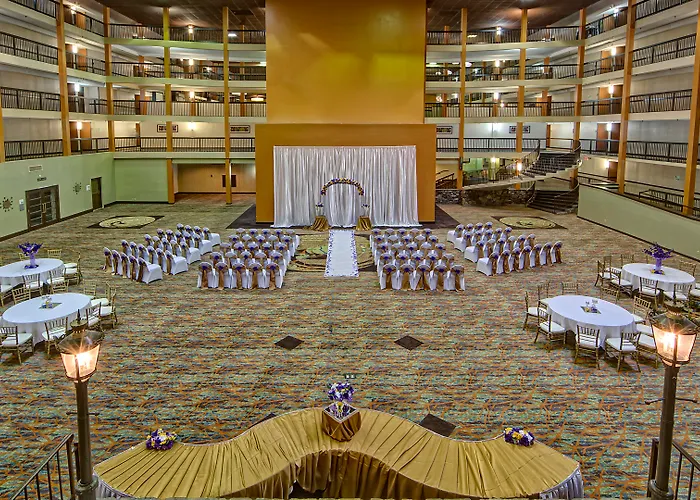 Clarion & Suites Conference Center Airport