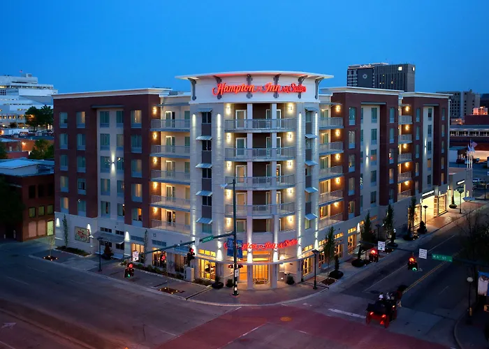 Hotel with pool: Hampton Inn & Suites Chattanooga Downtown