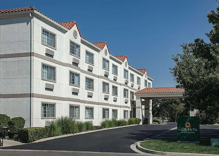 Pet Friendly hotel: La Quinta By Wyndham Davis