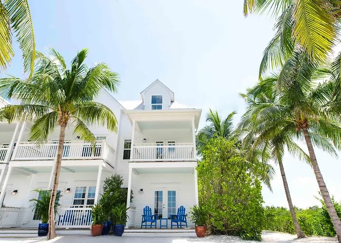Hotels with tennis Parrot Key & Villas