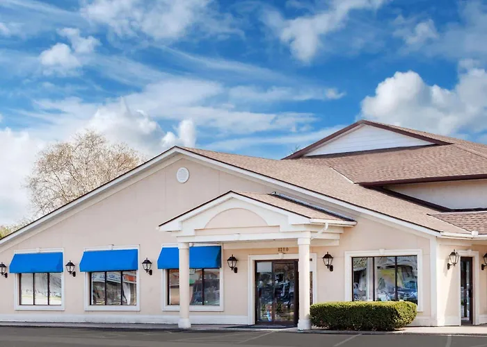 Howard Johnson By Wyndham Niagara Falls