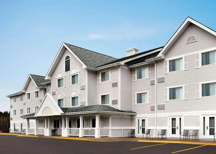 Resort: Travelodge Suites By Wyndham Moncton