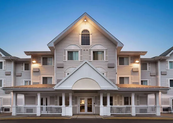 Resort: Travelodge Suites By Wyndham Moncton