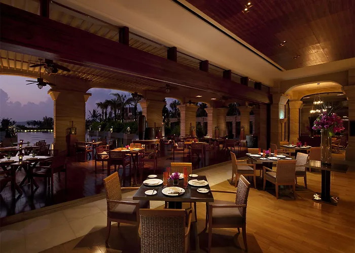 Hotel with pool: Conrad Sanya Haitang Bay