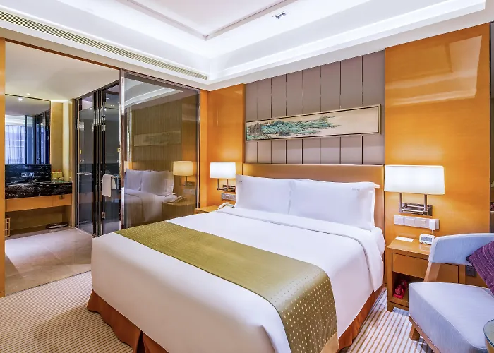Luxury hotel only: Holiday Inn Chengdu Oriental Plaza