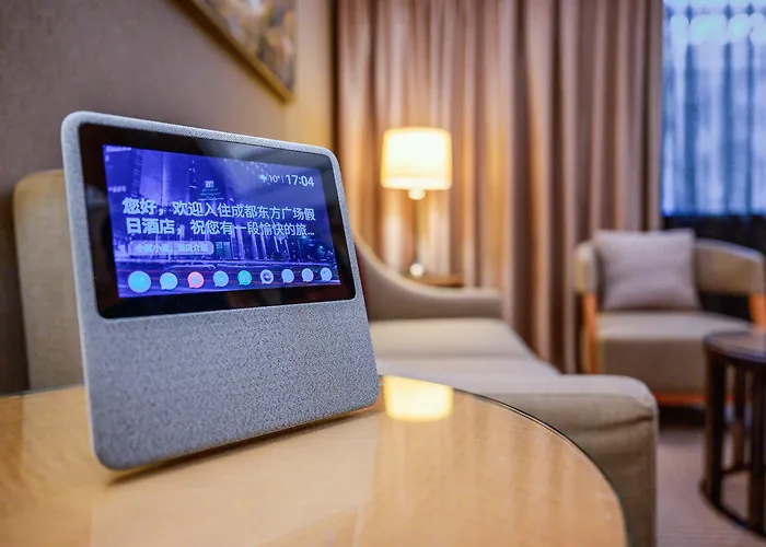 Luxury hotel only: Holiday Inn Chengdu Oriental Plaza