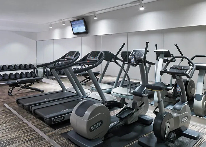 Luxury hotel only: Courtyard By Marriott Tokyo Station