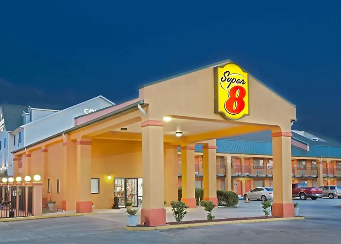 Cheap hotel: Super 8 By Wyndham Covington