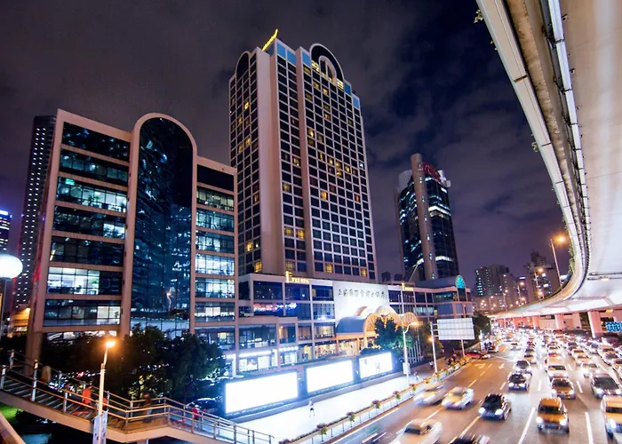 Luxury hotel only: Hotel Equatorial Shanghai