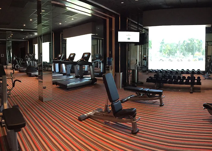 Hotel with Tennis: Melia Nassau Beach