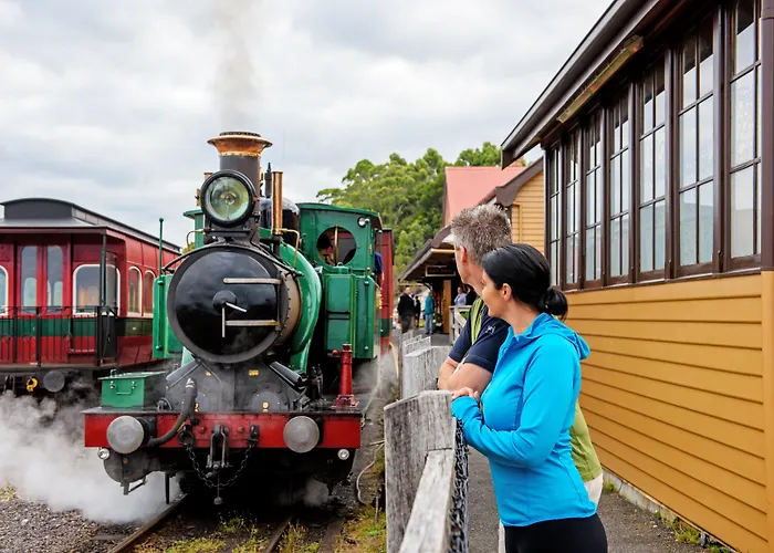 Golf hotel: Strahan Village