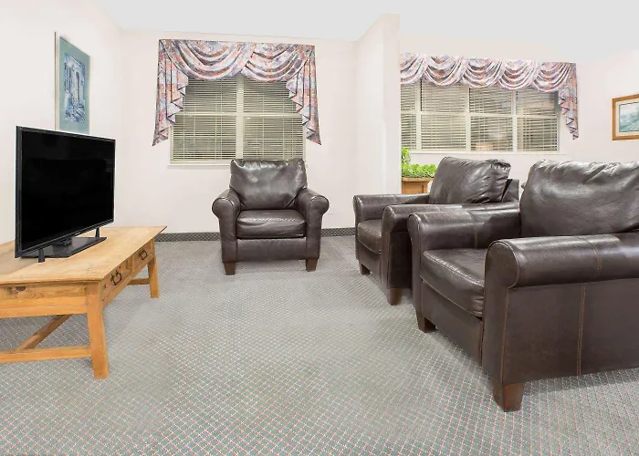 Pet Friendly hotel: Microtel Inn & Suites By Wyndham Broken Bow