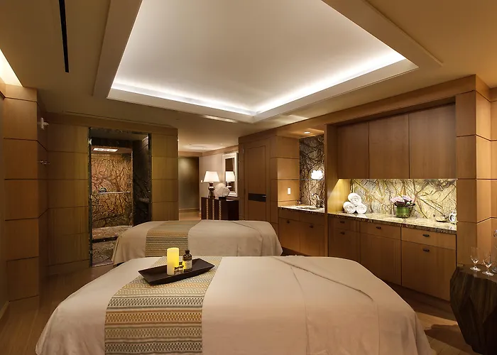 5 star hotel: Grand America Hotel