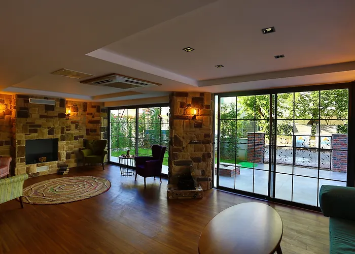 Luxury hotel only: Azuu Boutique Hotel