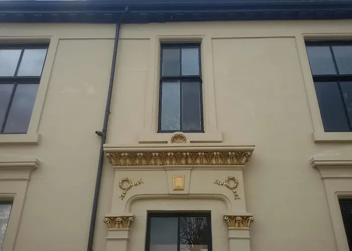 Hotel with Tennis: Crosshill House