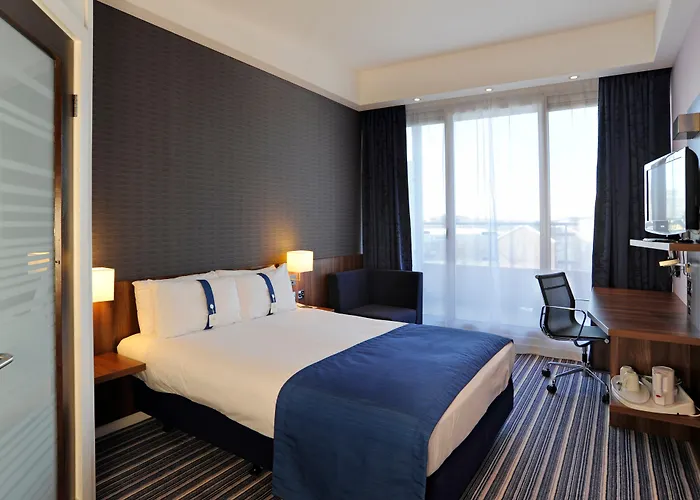 Self catering: Holiday Inn Express Crewe, An Ihg Hotel