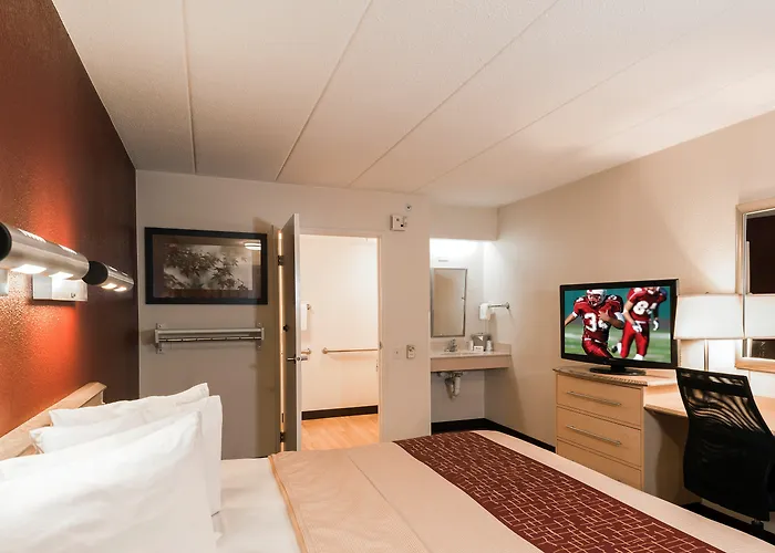 Cheap hotel: Red Roof Inn Elkhart