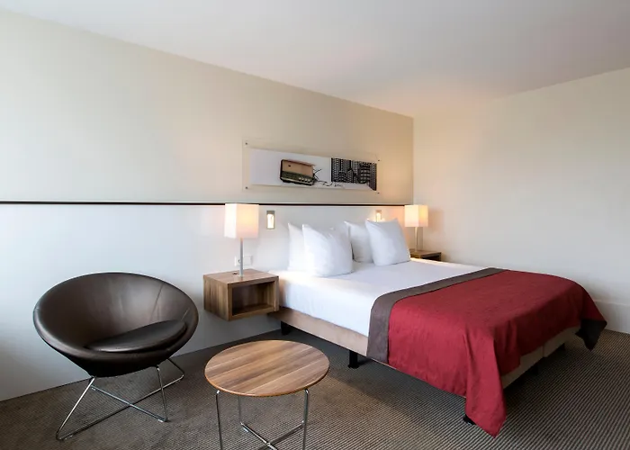  Holiday Inn Eindhoven Centre By Ihg
