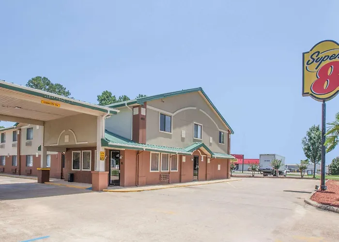 Super 8 By Wyndham Natchitoches