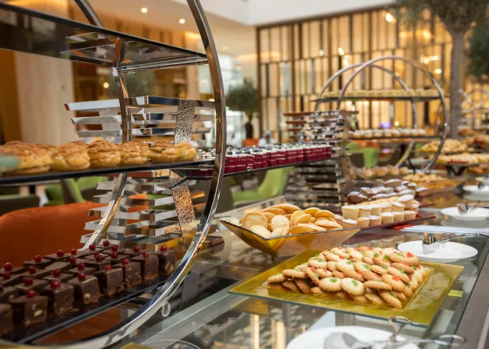 Luxury hotel only: Grand Cosmopolitan Hotel