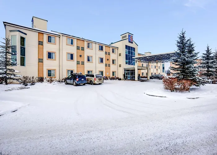 Pet Friendly hotel: Motel 6-Red Deer, Ab